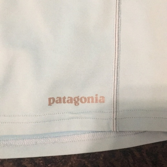 Patagonia women’s tee - Picture 2 of 4